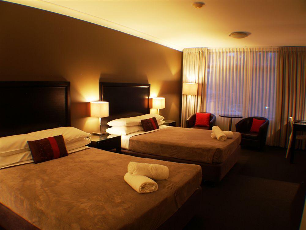 Checkers Resort Terrey Hills Bagian luar foto
