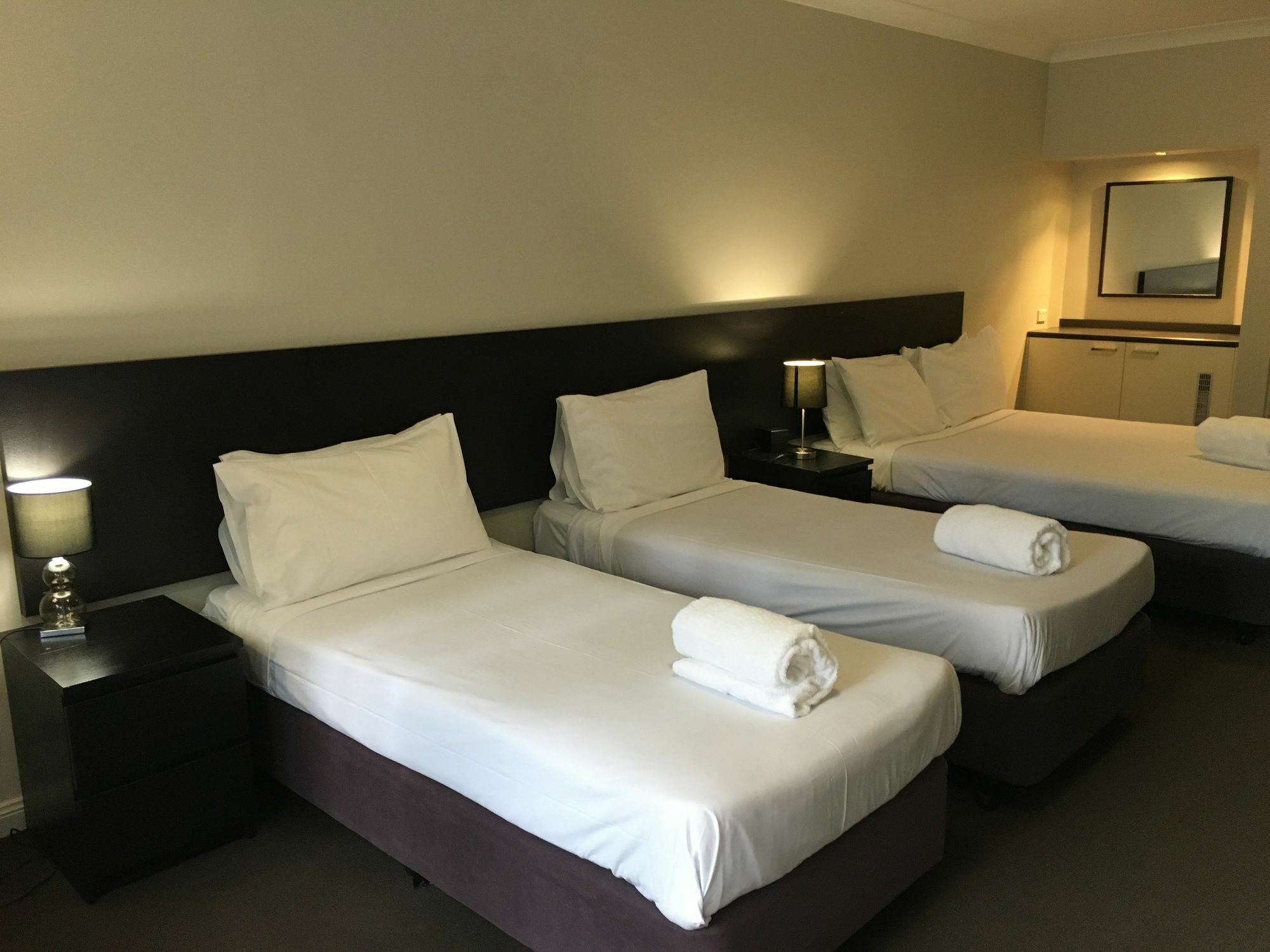Checkers Resort Terrey Hills Bagian luar foto